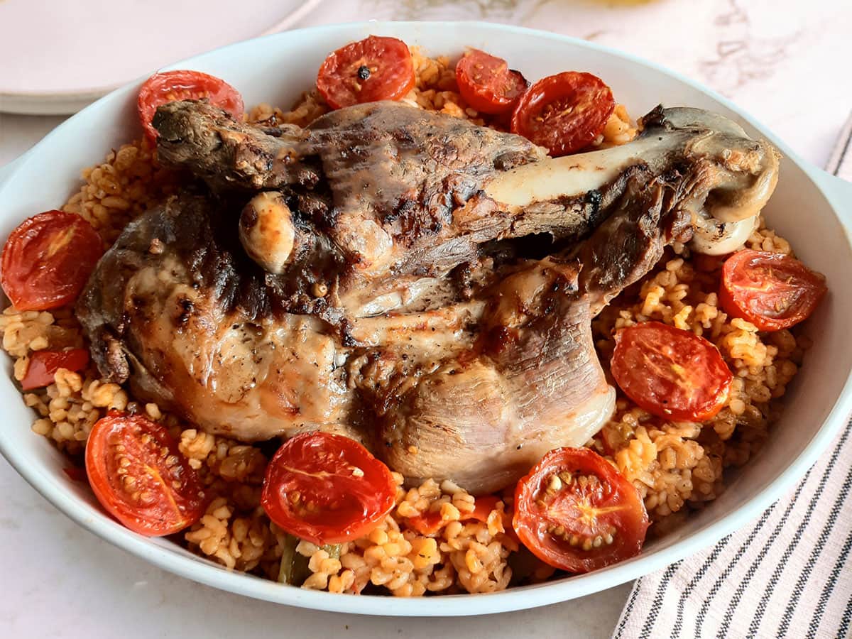 Bulgur Pilavı Yatağında Kuzu But tarifi