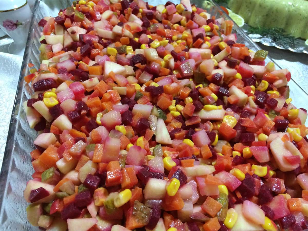 Renkli Salata tarifi