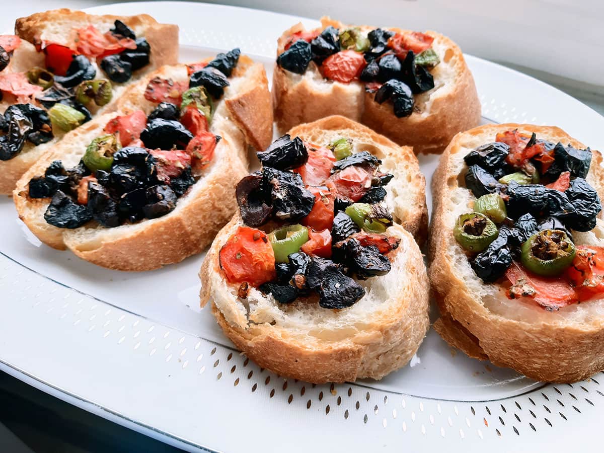 Zeytinli Bruşetta tarifi