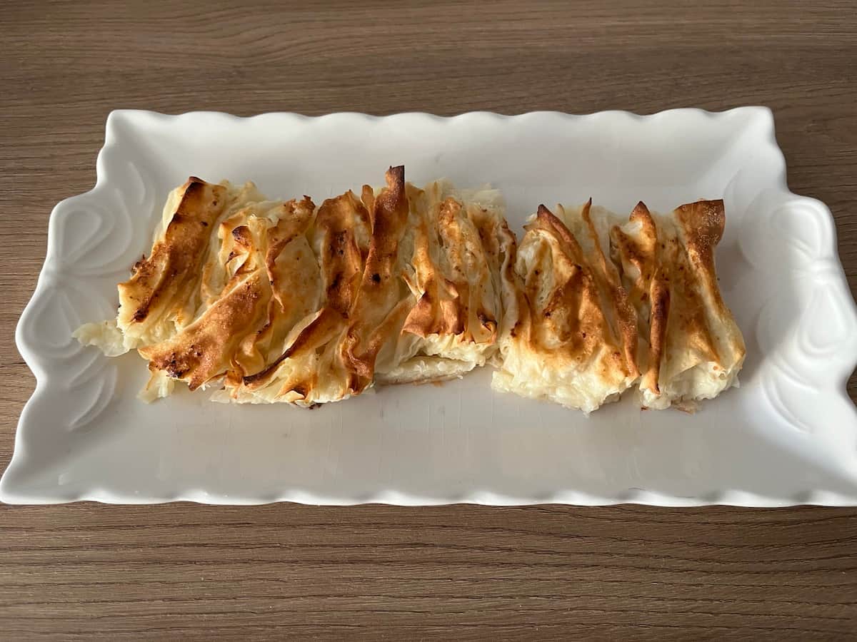 Kırma Börek Tarifi - Çıtır Çıtır Peynirli Lezzet tarifi