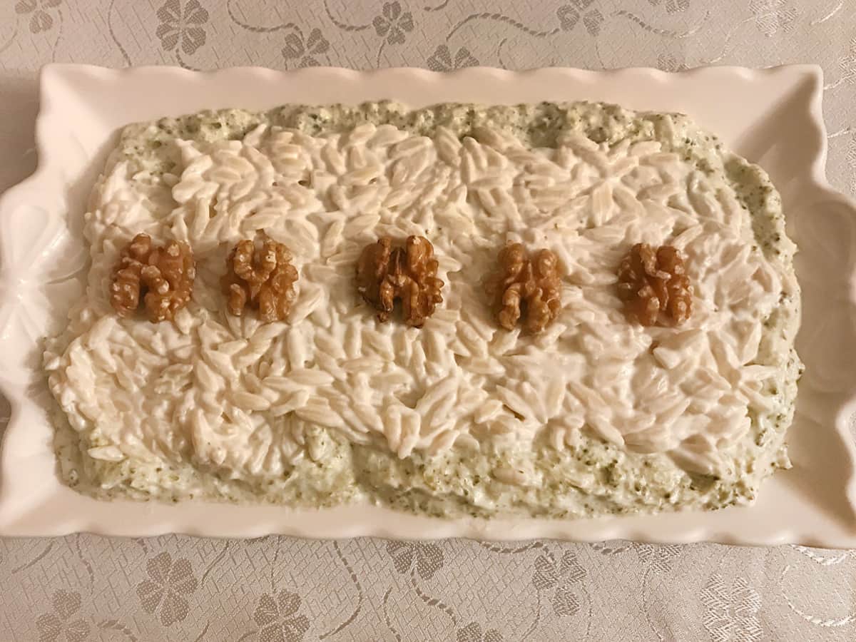  Arpa Şehriyeli Brokoli Salatası tarifi