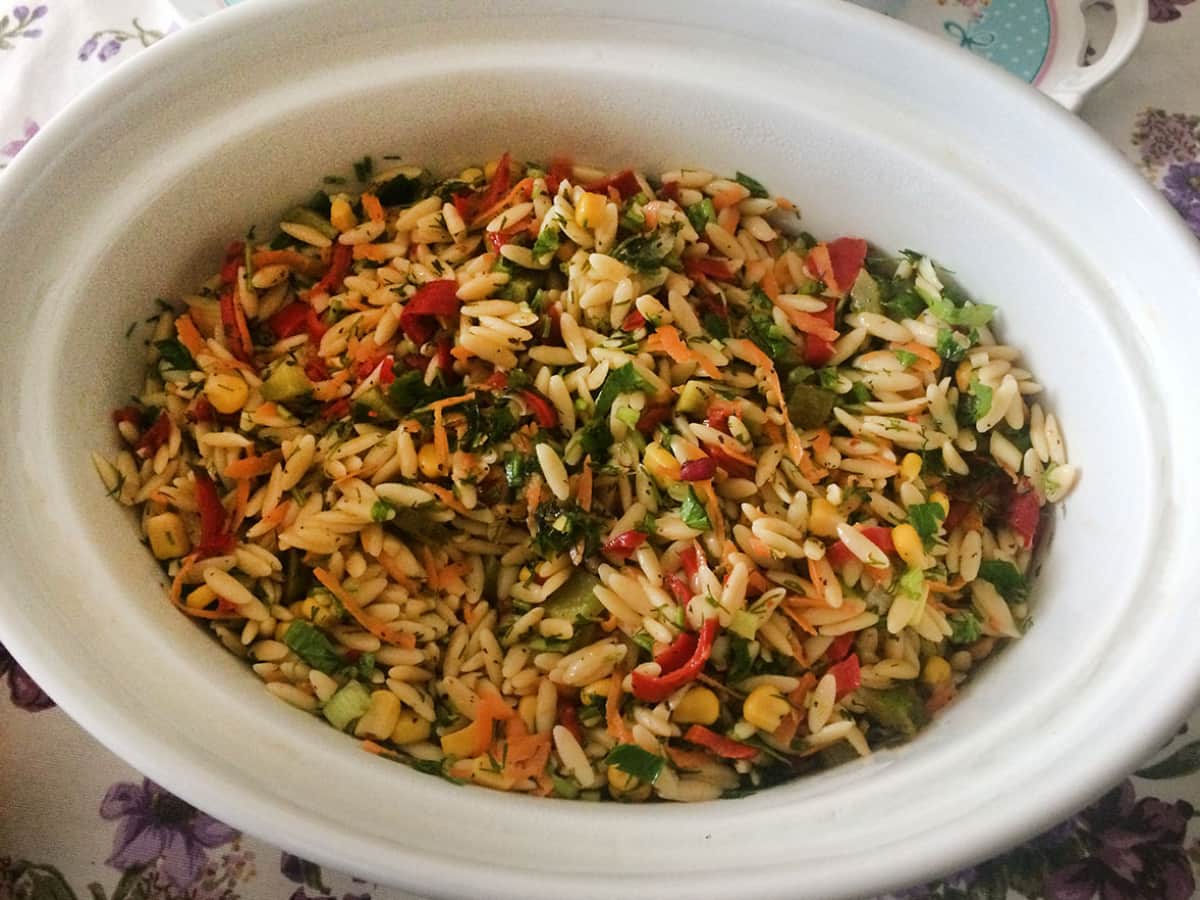 Havuçlu Arpa Şehriye Salatası  tarifi