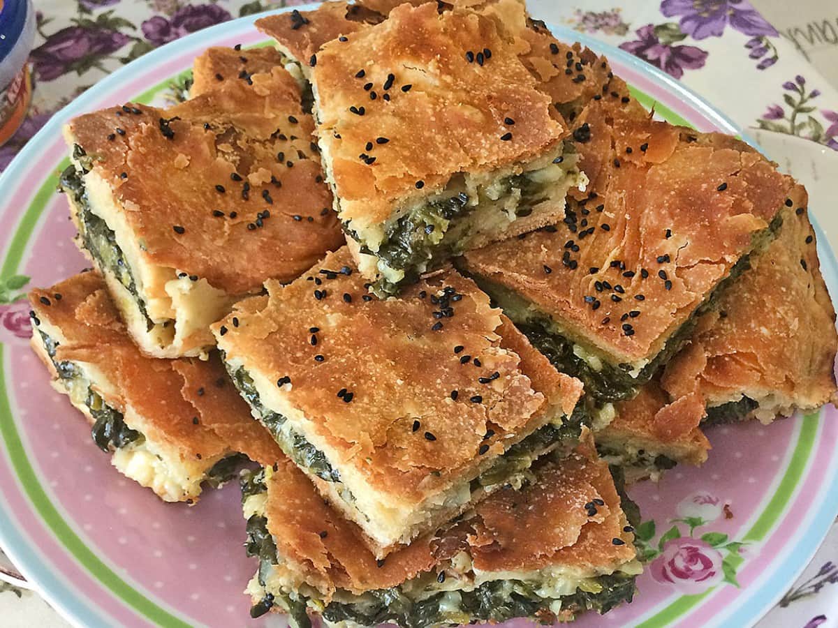  Ispanaklı Açma Börek tarifi