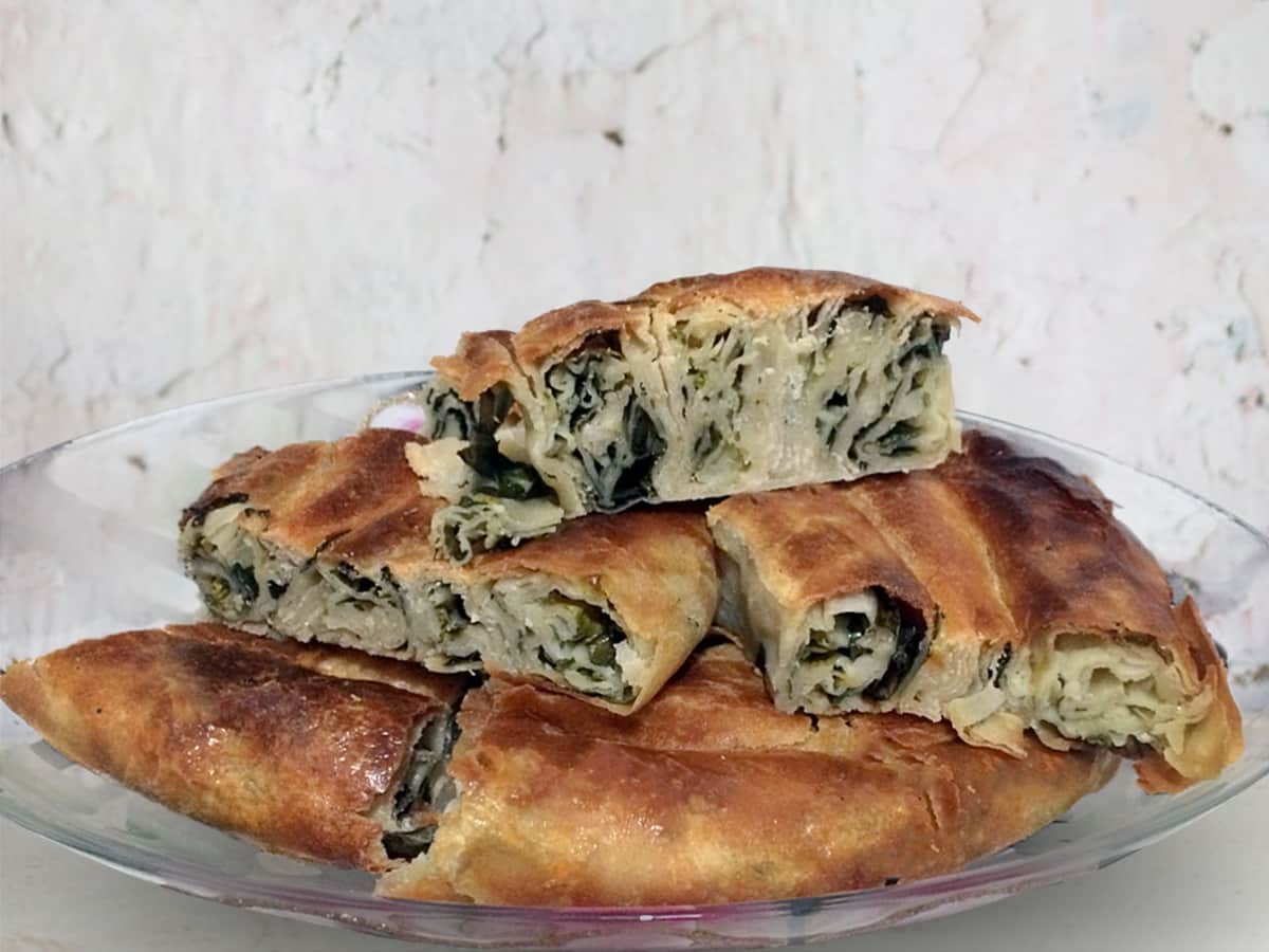 Ispanaklı Peynirli Açma Kol Böreği tarifi