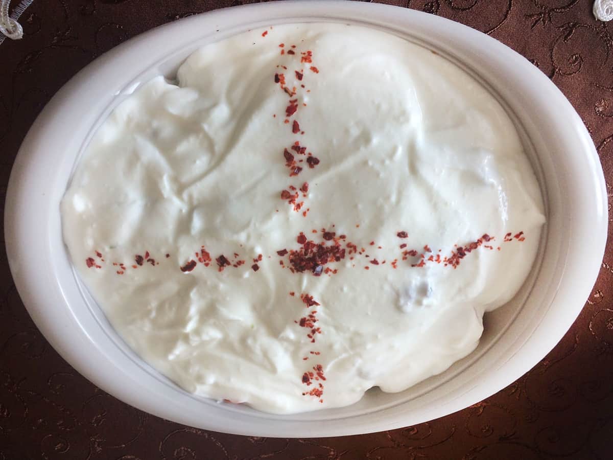 Kırmızı Biberli Yoğurtlu Patlıcan tarifi