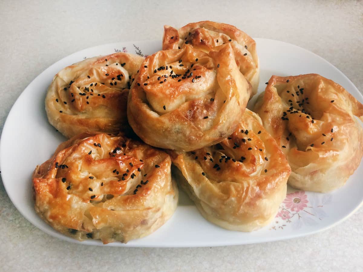 Kıymalı Gül Böreği tarifi