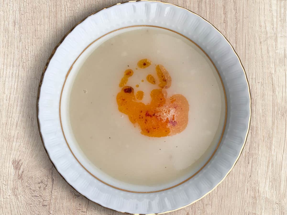 Kremalı Un Çorbası tarifi