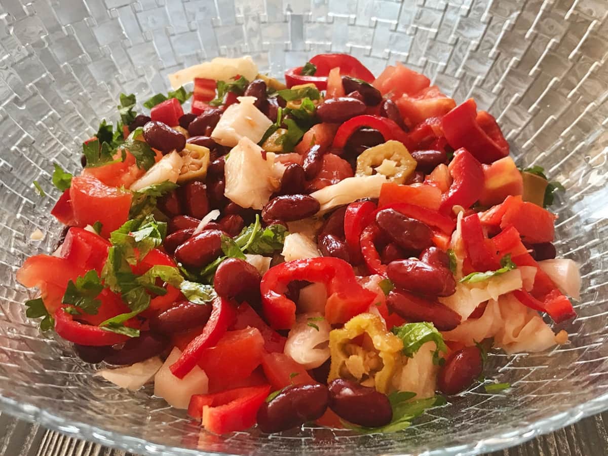 Meksika Fasulyesi Salatası tarifi