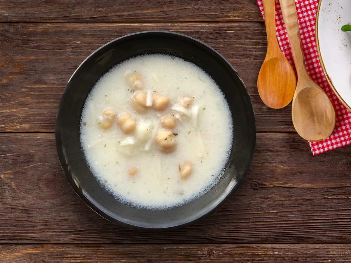 Nohutlu Erişte Çorbası tarifi