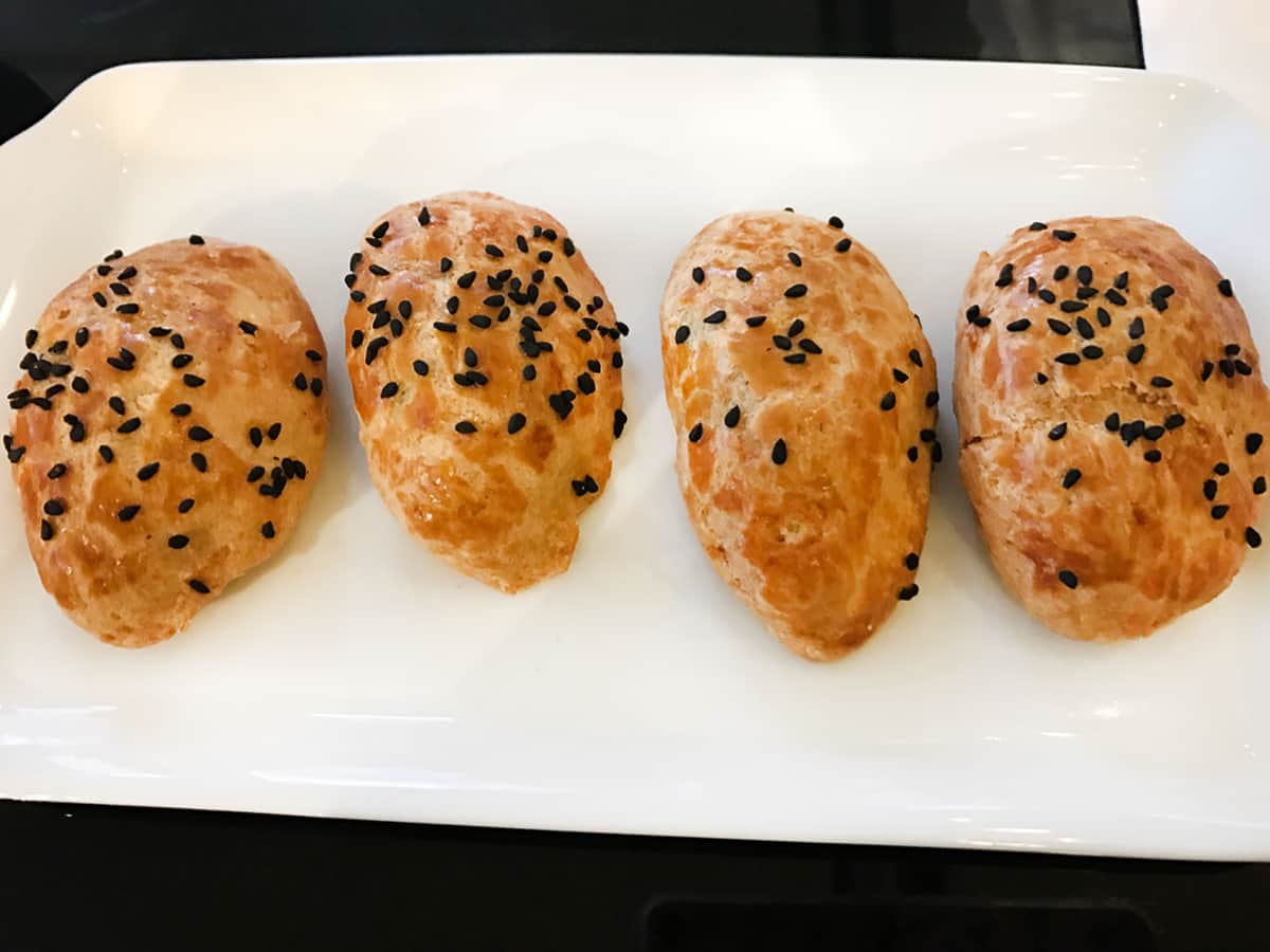 Yeşil Zeytinli Poğaça tarifi