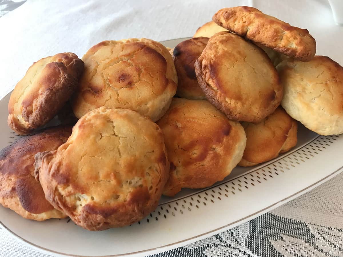 Yoğurt Soslu Poğaça tarifi