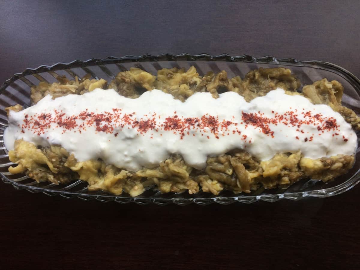 Yoğurtlu Patlıcan Salatası tarifi