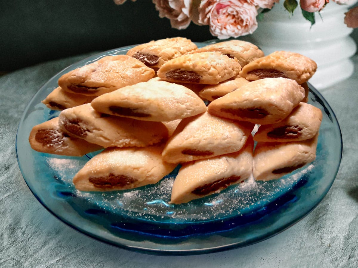 İki Renkli Bayatlamayan Kurabiye tarifi görseli