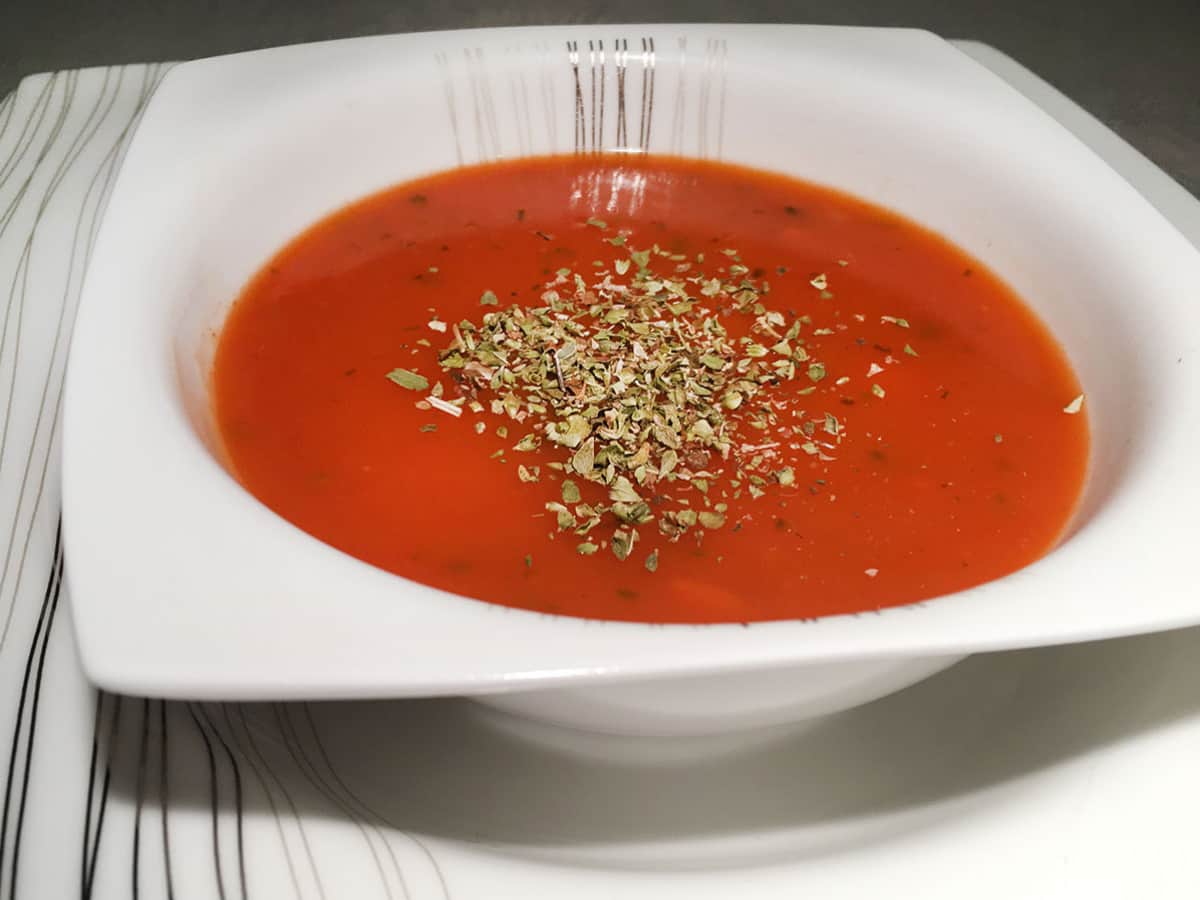Erişteli Domates Çorbası (Ege Usulü) tarifi
