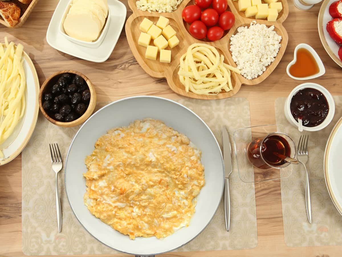 Peynirli Yumurta tarifi