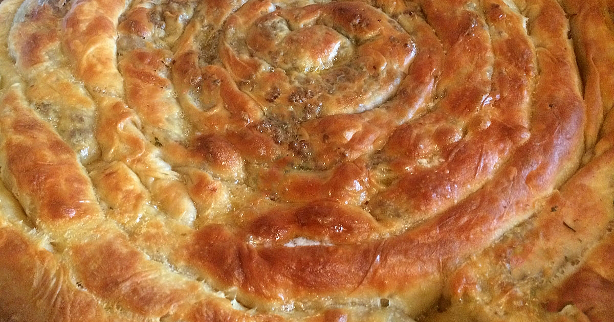 Kıymalı Ispanaklı Açma Börek Tarifi Tarifi Kolay