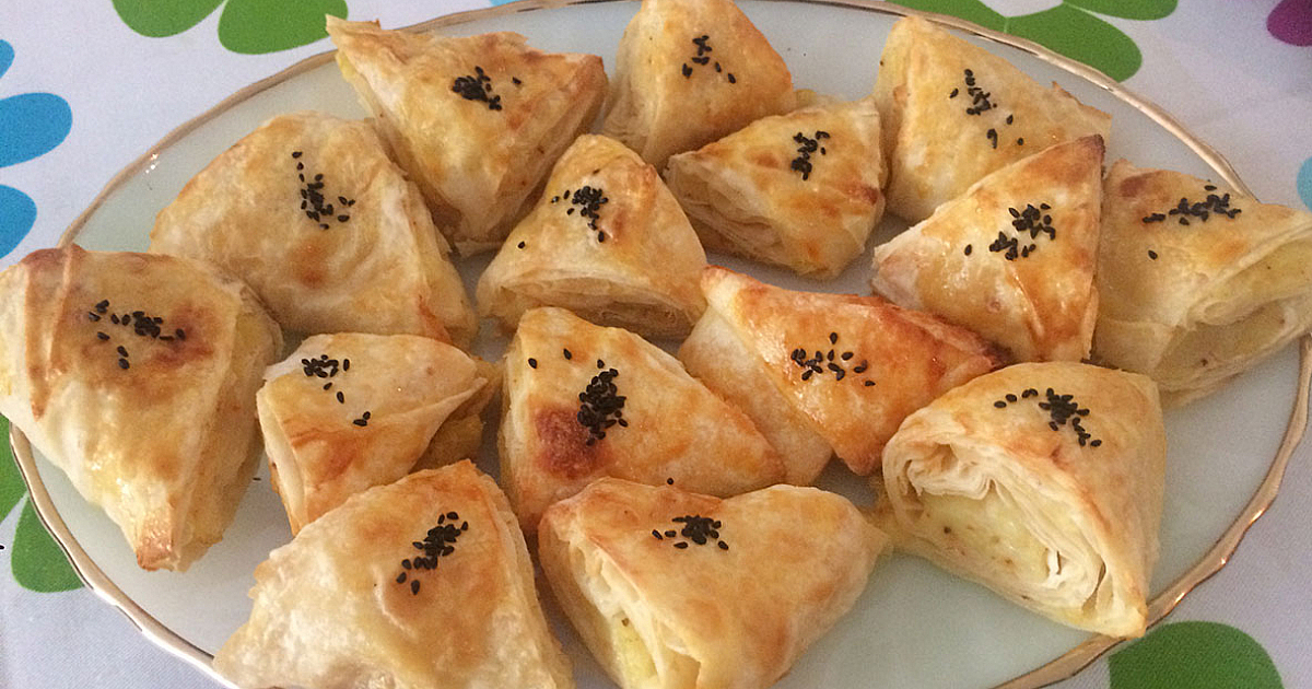 Patatesli Üçgen Börek Tarifi Tarifi Kolay