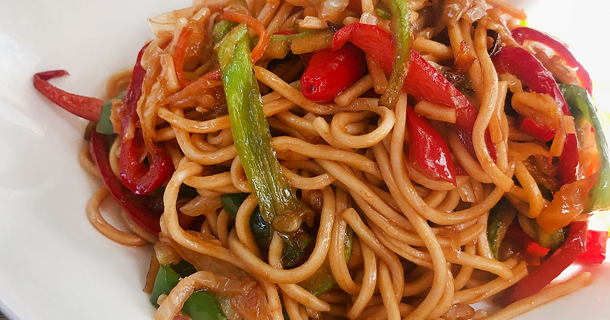 Soya Soslu Sebzeli Noodle Videolu Nefis Yemek Tarifleri